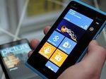Nokia   Lumia 900,  iPhone