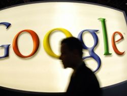 Google откажется от боковой панели в поисковике