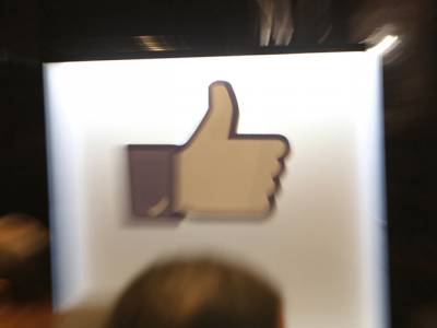 Facebook хотят засудить за "лайк"