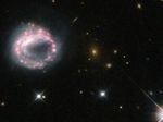 Хаббл снял кольцеобразную галактику