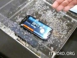 Samsung готовит водонепроницаемый смартфон