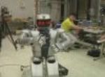 Робот танцует в стиле Gangnam