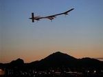 Самолет на солнечных батареях завершил перелет | техномания