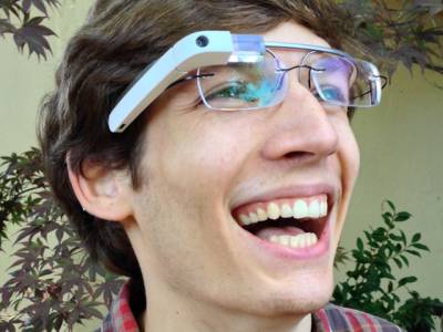 Google хотят лишить контроля над "умными" очками