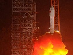 Китай успешно запустил три спутника