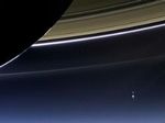 С Кассини получены фото Земли