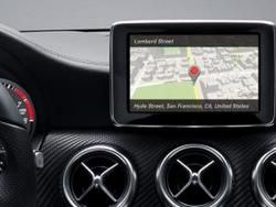 Mercedes хочет объединить систему GPS c Google Glass