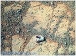 Рядом с марсоходом Opportunity найден необычный камень