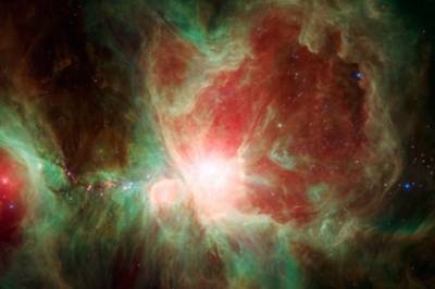 «Спитцер» сфотографировал протозвезды в туманности Ориона