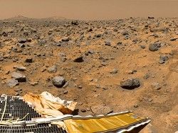 Opportunity обнаружил следы воды в кратере на Марсе