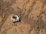 Ученые объяснили феномен марсианского блуждающего камня