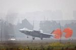 Китай начал испытания нового прототипа истребителя J-20
