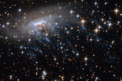 «Хаббл» заснял звездные струи спиральной галактики