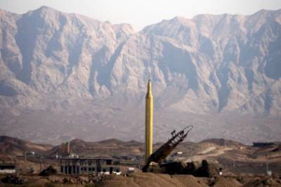 Иран поставил на вооружение ракеты с разделяющейся боеголовкой