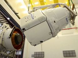 Запуск третьей миссии SpaceX отложен на две недели