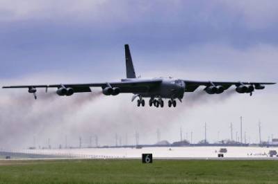 ВВС США получили первый модернизированный бомбардировщик B-52