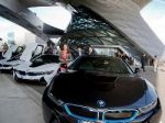 BMW продал первый автомобиль с лазерными фарами