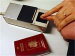 Отпечатки пальцев на загранпаспорт примут по интернету