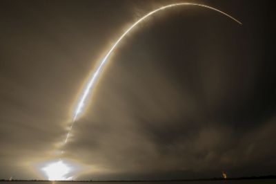 SpaceX успешно запустила мощный китайский телекоммуникационный спутник