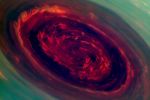 «Кассини» заглянул в «глаз Сатурна»