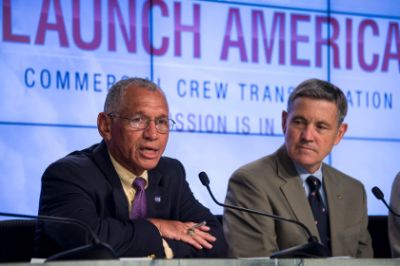 США объявили о возвращении программы пилотируемых полетов