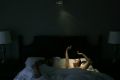 В США создали будильник для раздельного пробуждения спящих в одной постели