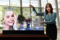 Samsung показала прозрачные и зеркальные дисплеи