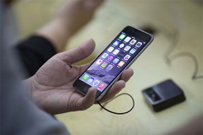 Apple позволит владельцам iPhone блокировать рекламу на сайтах