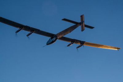 Cамолет на солнечных батареях побил рекорд продолжительности полета