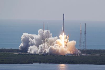 В компании SpaceX назвали причину крушения ракеты Falcon 9