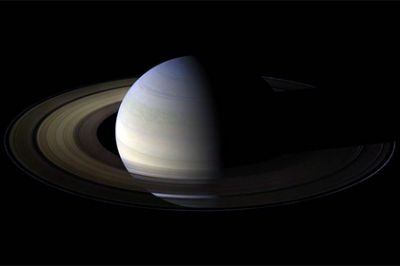 Осколки развалившегося спутника обнаружили в молодом кольце Сатурна