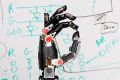 Бионическая рука от DARPA вернет пациентам чувство осязания | техномания