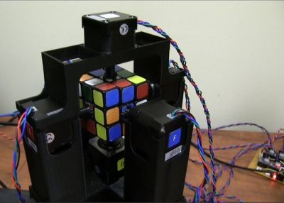 Робот на Arduino побил мировой рекорд по сборке кубика Рубика