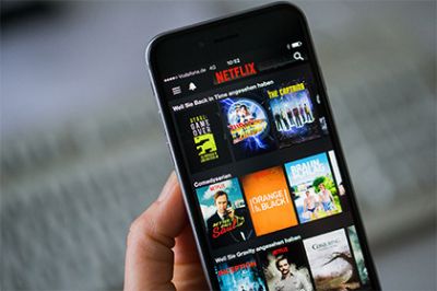 Netflix наймет на работу пользователей Instagram за четыре тысячи долларов