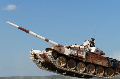 «Уралвагонзавод» модернизирует 150 танков Т-72Б российской армии