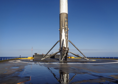 SpaceX показала посадку Falcon 9 под разными углами