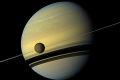 На спутнике Сатурна обнаружено «невозможное» облако | техномания