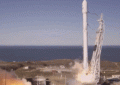 SpaceX успешно запустила Falcon 9 и посадила первую ступень на баржу | техномания