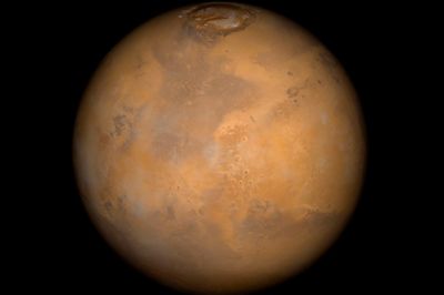 Земле предрекли столкновение с Марсом