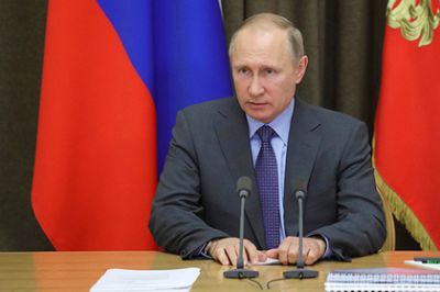 Путин поручил Рогозину побыстрее создать сверхтяжелую ракету