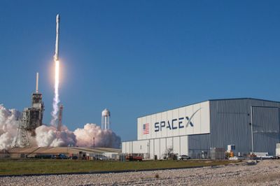 Названа стоимость SpaceX