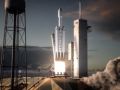 Проведены успешные испытания первых ступеней тяжелой ракеты Falcon Heavy компании SpaceX | техномания