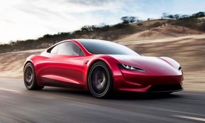 Tesla возродил Roadster с запасом хода 1,000 км