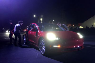 В новой Tesla нашли «пасхалку» с благодарностью создателям электрокара