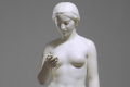 В руке мраморной девы XIX века «нашли» iPhone | техномания