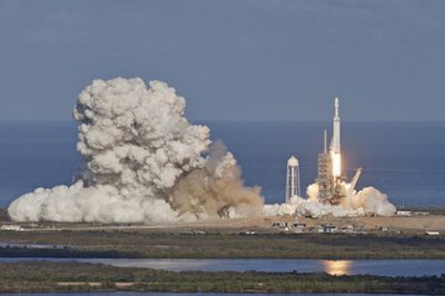 «Роскосмос» посчитал запуск Falcon Heavy рекламой Tesla