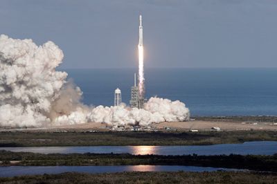 Россияне полетят к МКС на кораблях SpaceX