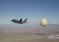 F-35 испытали выпуском тормозного парашюта в полете | техномания