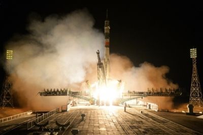 «Роскосмос» со второй попытки доставил космонавтов на МКС