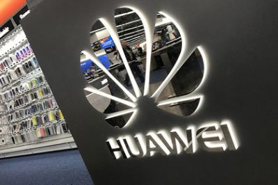 За смартфоны Huawei без приложений Google и Facebook вернут деньги
